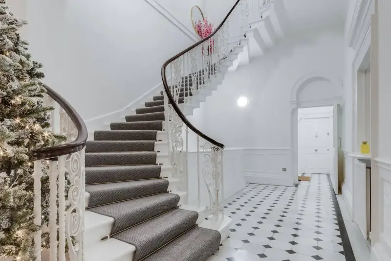 Chic Urban Haven in Mayfair